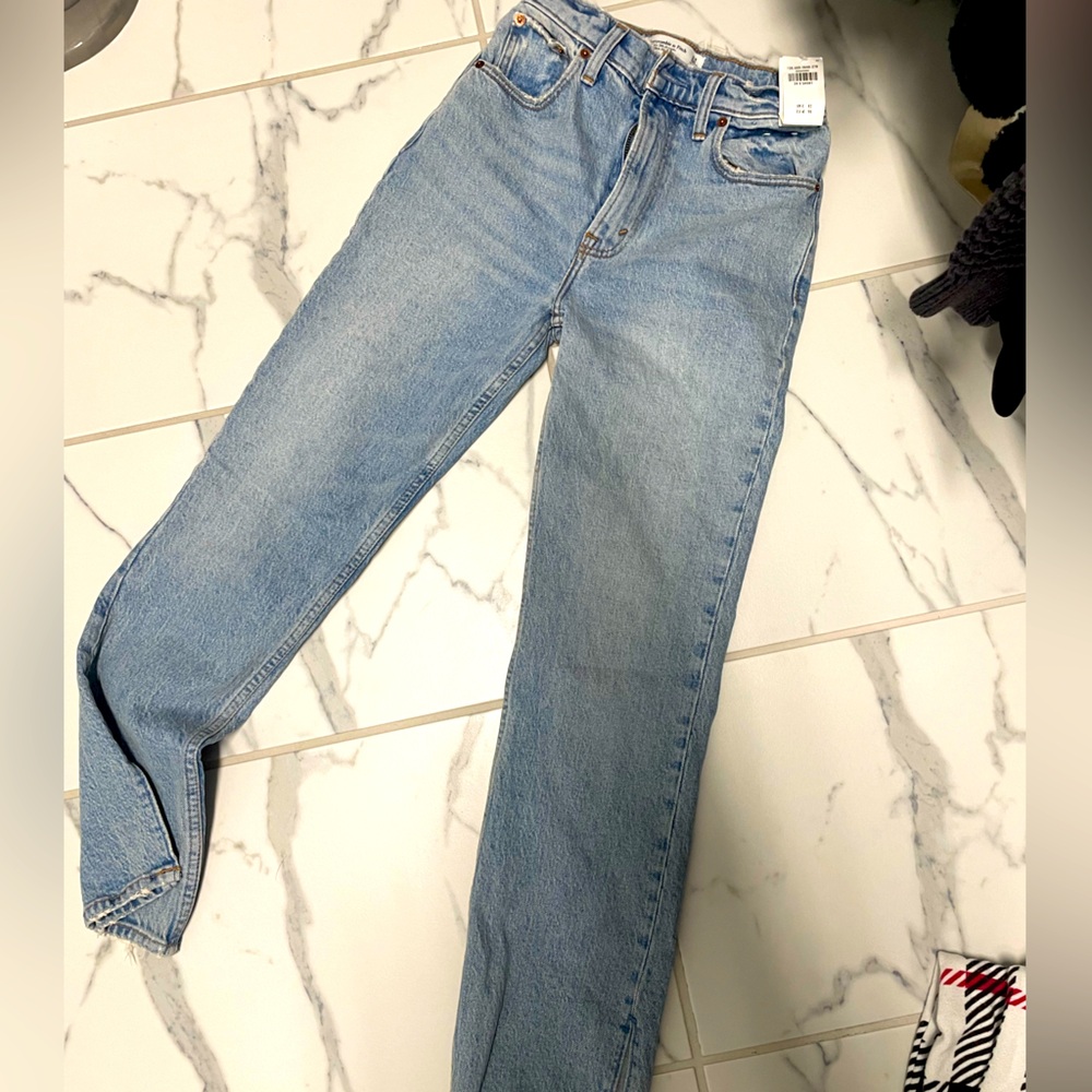 Abercrombie 90s straight ultra high rise